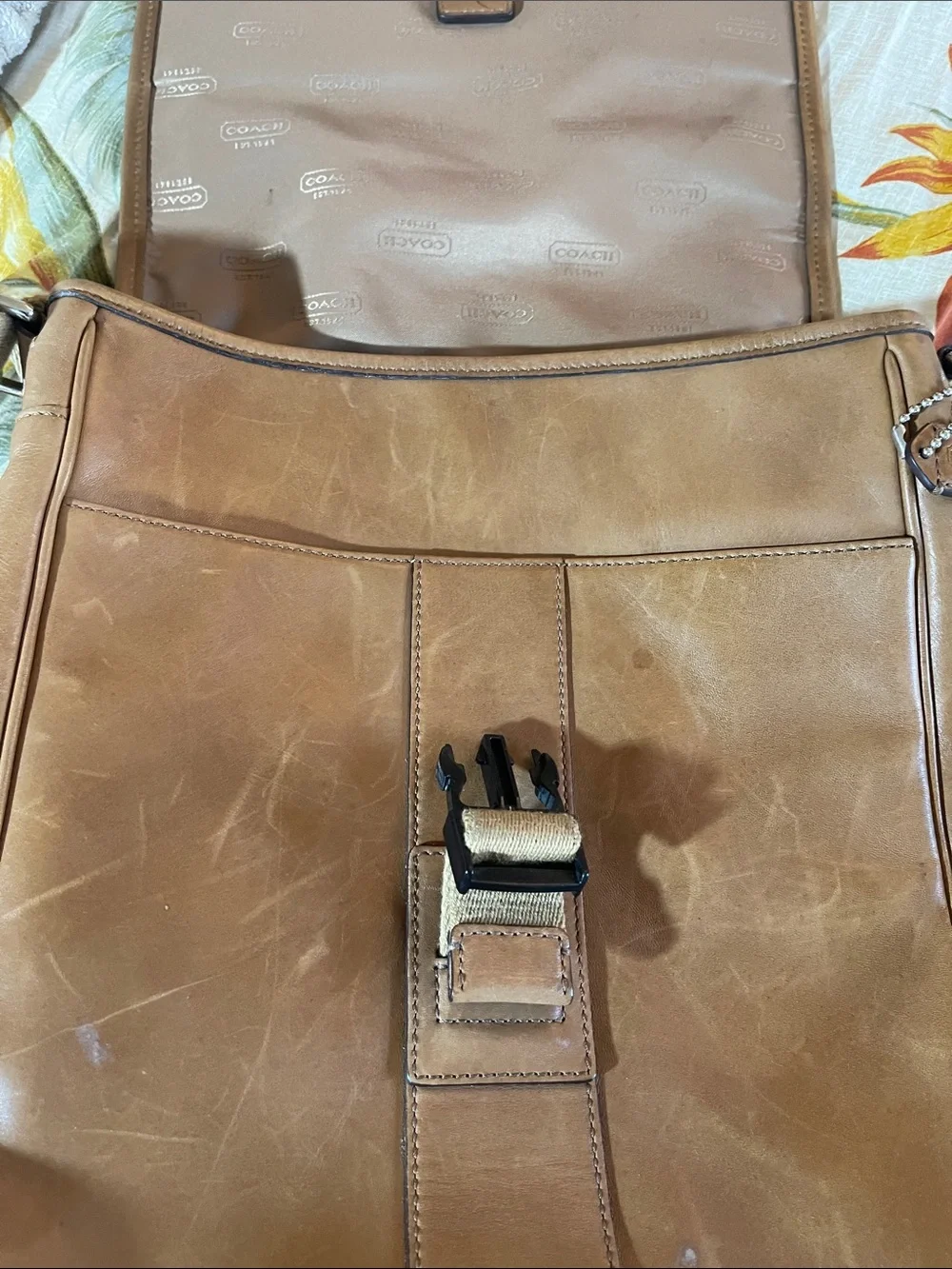 Coach Unisex Leather Messenger Bag in Brown - Classic Crossbody.